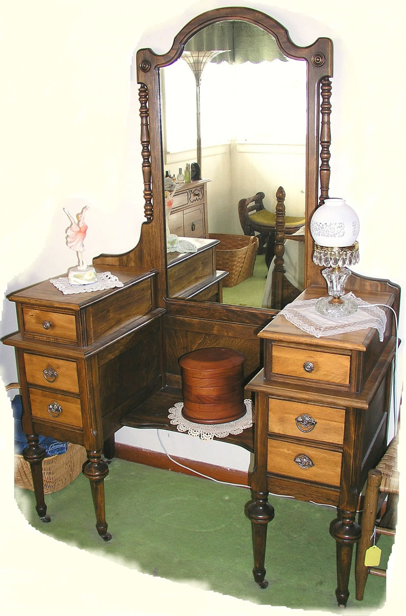 Antique Bedroom Vanity